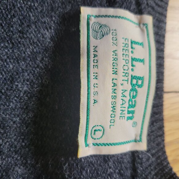 L.L. Bean Mens Lambswool V-Neck Sleeveless Sweater Vest Charcoal Gray L Made In - Picture 2 of 2